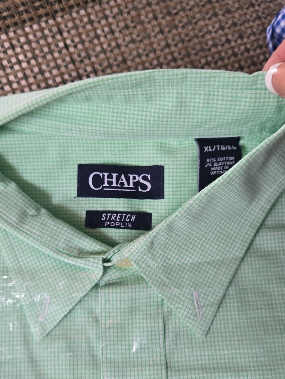 Chaps Men's Light Green Stretch Poplin Button-Down Shirt